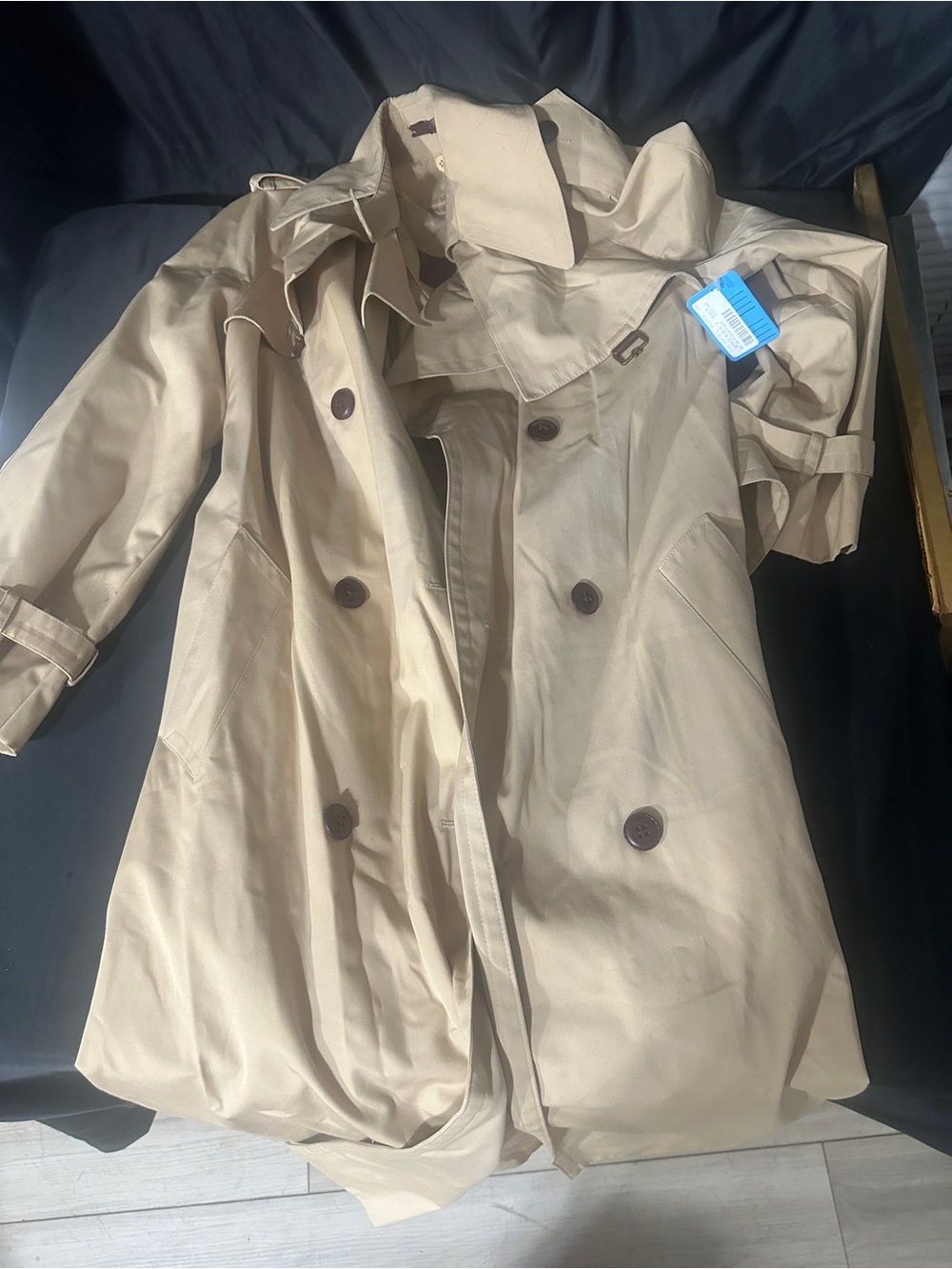 Classic Women's Trench Coat in Beige-eitienne aigner size medium-#623